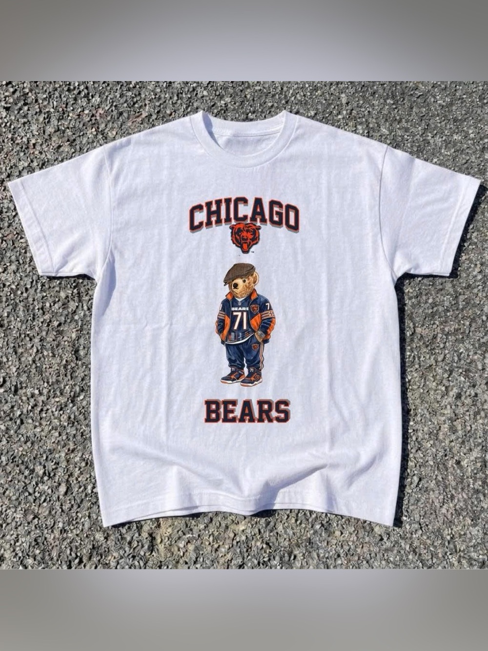 Vintage Chicago Bears White Short Sleeve Tee with Team Mascot Graphic
